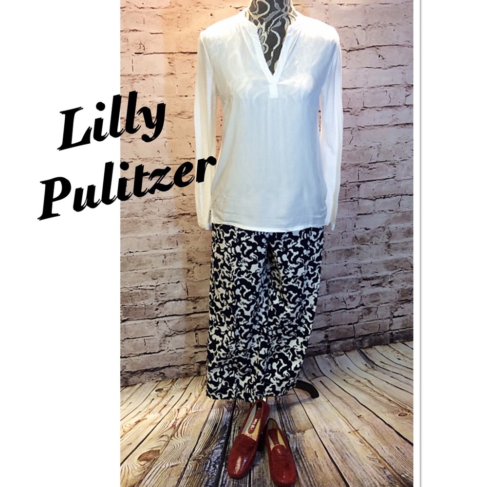 Lilly Pulitzer White & Navy Printed Capris “Horse of Course”